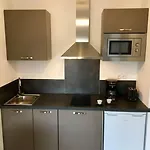 Magnifique Dans Neuve Apartment *