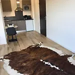 Magnifique Dans Neuve Apartment