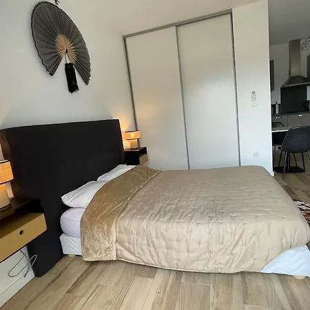 Magnifique Dans Neuve Apartment *